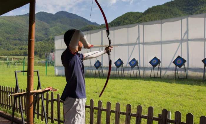 帅气的拉弓姿势-营地介绍-爸爸课堂