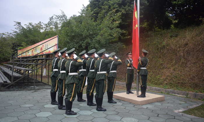 荣鹰拓训教官风采