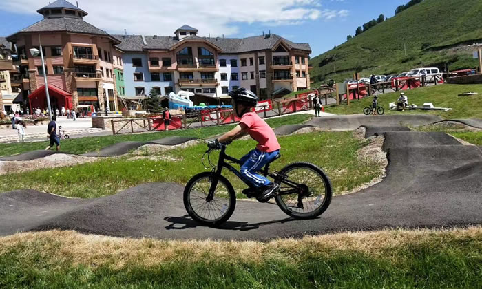 自行车山地骑行场地